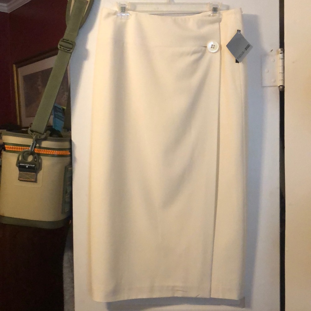 cream skirt